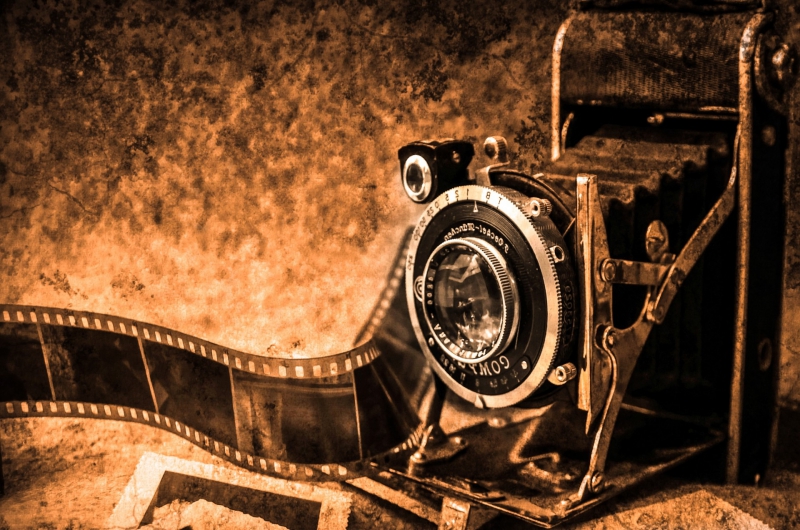 photographe-LE LAVANDOU-min_light-wood-night-camera-photography-vintage-1245236-pxhere.com